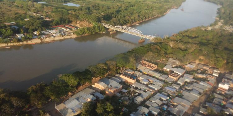 Colombia abre fronteras con Venezuela
