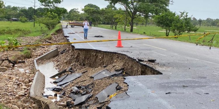 Invias evaluó estragos causados por la ola invernal en la vía Tame – Fortul – Saravena