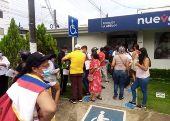 Antiguos usuarios de Comparta inconformes con Nueva EPS en Arauca