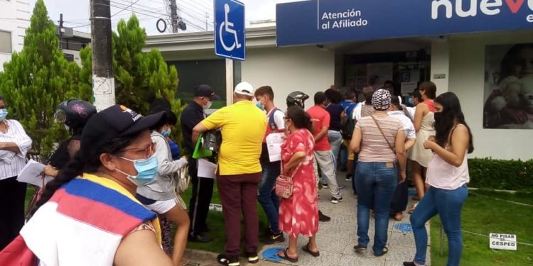 Antiguos usuarios de Comparta inconformes con Nueva EPS en Arauca