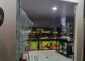 Desconocidos causaron daños a local comercial en Tame