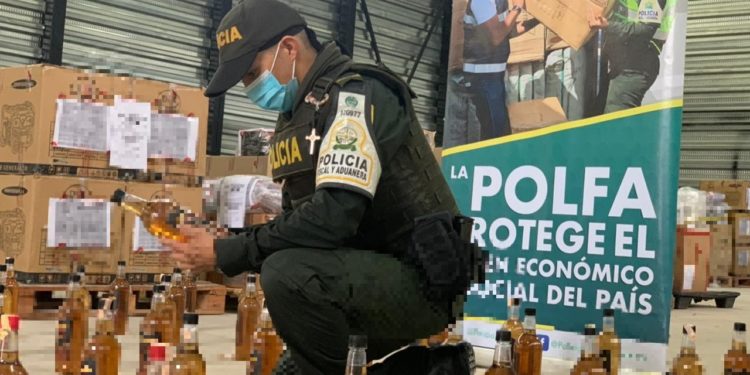 Autoridades incautaron licor de contrabando en la capital araucana