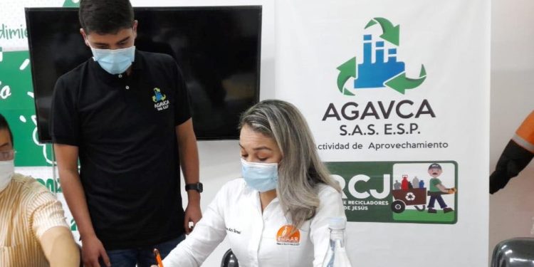 Fue firmado convenio entre Emaar y la Agrupación de Gestores Ambientales y Víctimas del Conflicto Armado en Colombia