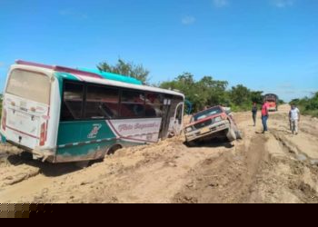 Restringido el paso de vehículos pesados en la vía Cravo Norte