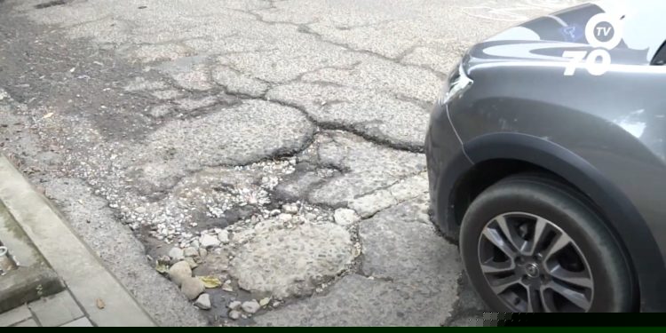 Los huecos que irrumpen la tranquilidad en las 4 calles más importantes del casco histórico de Arauca