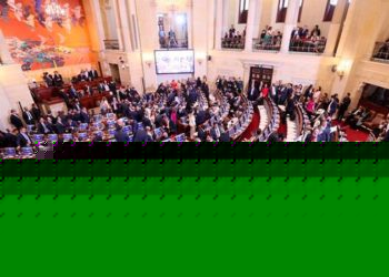¿Se tramita en el Congreso una reforma pensional y laboral disfrazada?