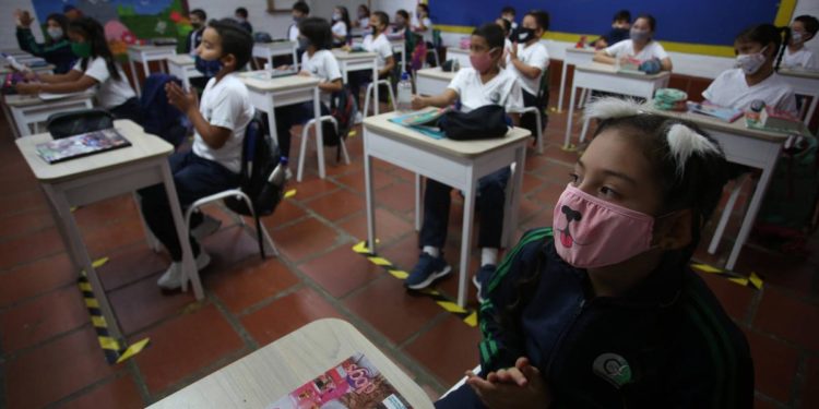 «Condiciones están dadas para que alumnos regresen a las aulas de clases»: María Fernanda Rey