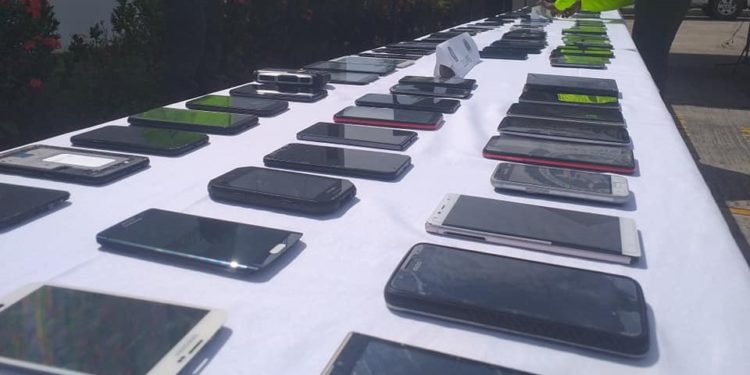Policía recuperó más de 120 dispositivos móviles que habían sido robados