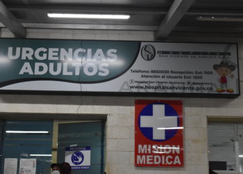 Denuncian negligencia con adulto mayor en el Hospital San Vicente
