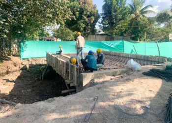 Reinician labores de construcción de puente vehicular en Llano Alto