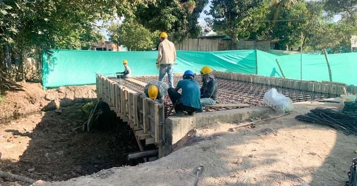 Reinician labores de construcción de puente vehicular en Llano Alto