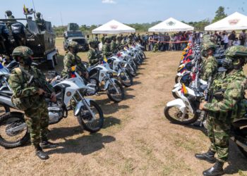 Entregan 4 botes de bajo calado y 24 motos para fortalecer seguridad en el departamento de Arauca