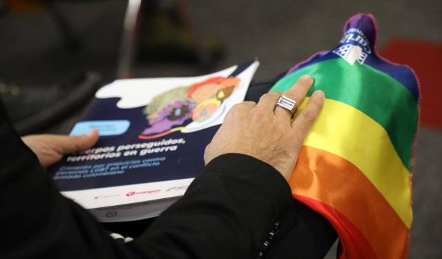 JEP abre investigación sobre discriminaciones y violencias a víctimas de reclutamiento LGBTI