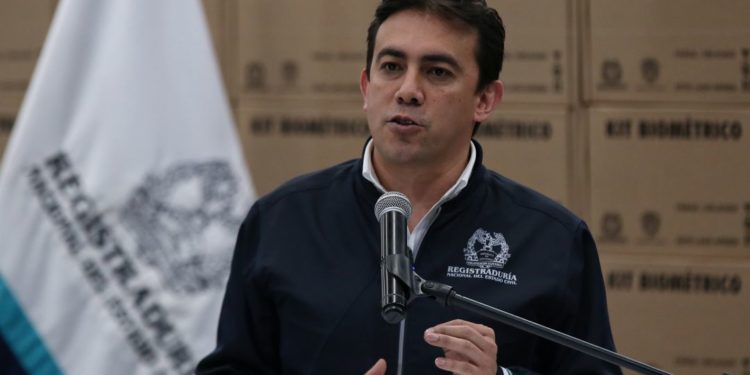 Alexander Vega: Procuraduría abre investigación al Registrador Nacional