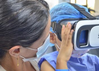 FCV implementa gafas de realidad virtual para reducir ansiedad en niños que requieren cirugía
