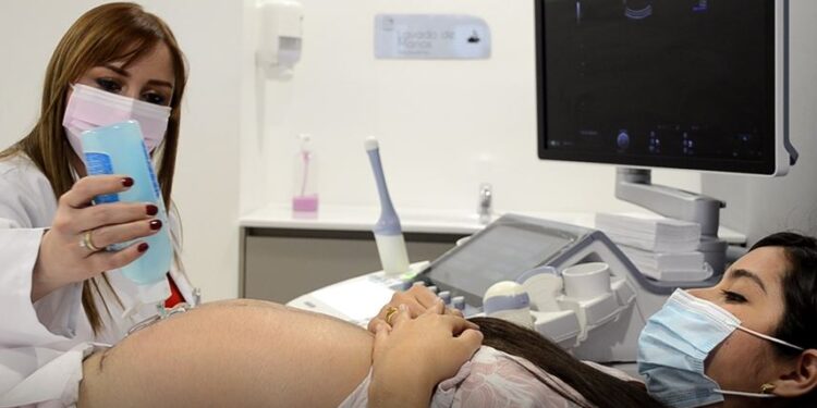 Médicos en Santander salvan un embarazo con técnica especial para ‘reforzar’ el útero