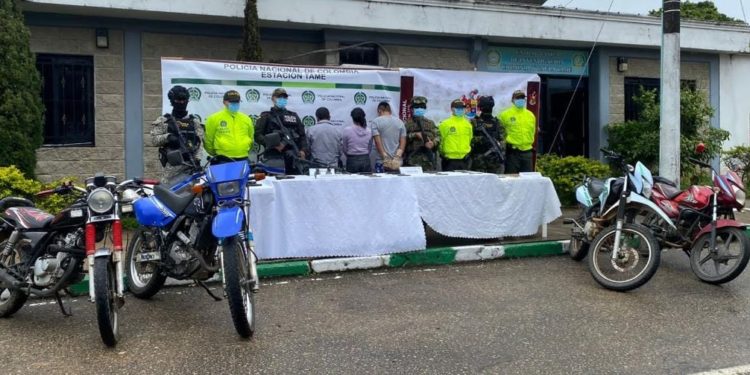Capturan a cinco presuntos miembros de las disidencias. Son sindicados de homicidios y extorsión