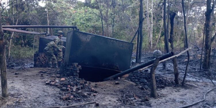 Ejército neutralizó cuatro estanques para el almacenamiento ilegal de hidrocarburos en Saravena