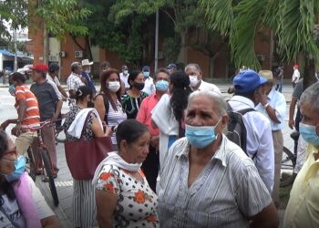 Adultos mayores protestaron en el Concejo de Arauca