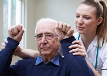 ¿Qué es la esclerosis múltiple y cuáles son sus señales? Neurólogo del Hospital Internacional de Colombia responde