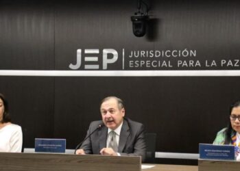 JEP abre caso 08 que investigará los crímenes cometidos por la fuerza pública, otros agentes de Estado en asocio con grupos paramilitares