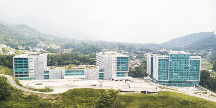 Hospital Internacional de Colombia: seis años al servicio de la comunidad