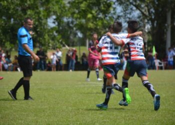 Comunidades de la zona del campo Caricare comenzaron el torneo de fútbol “Vecinos SierraCol”