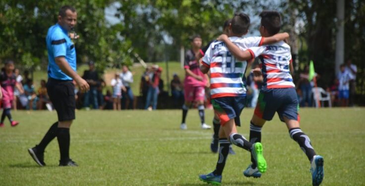 Comunidades de la zona del campo Caricare comenzaron el torneo de fútbol “Vecinos SierraCol”