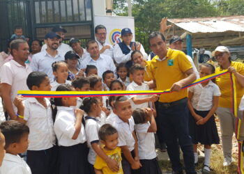 SierraCol Energy entregó un aula de clases nueva en escuela de la vereda Sinaí