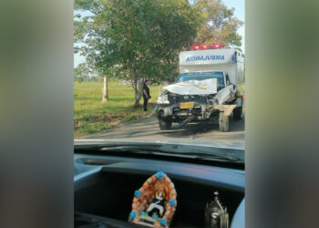 Ambulancia chocó contra un toro en La Esmeralda, Arauquita
