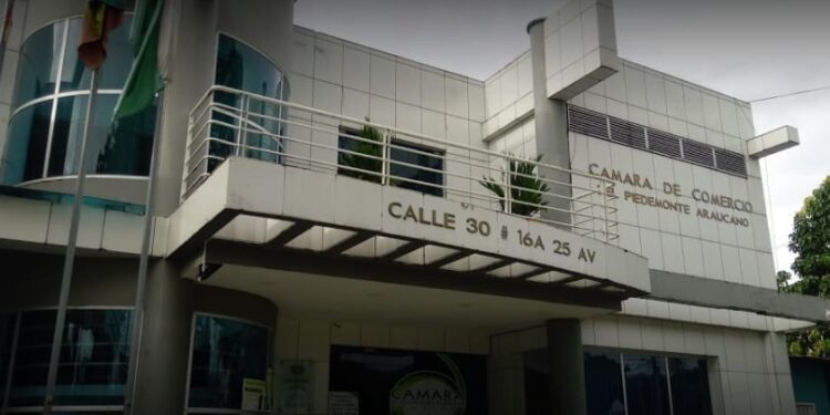 Lanzan artefacto explosivo contra la Cámara de Comercio del Piedemonte
