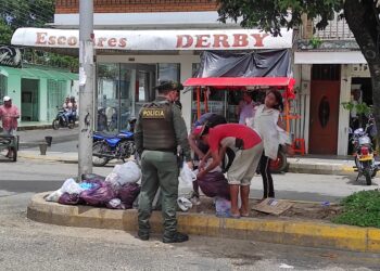 Policía ambiental desarrolla controles en el sector comercio para evitar contaminación