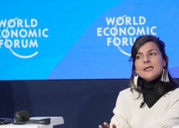 Ministra de Minas anunció que no se firmarán nuevos contratos de exploración de gas y petróleo