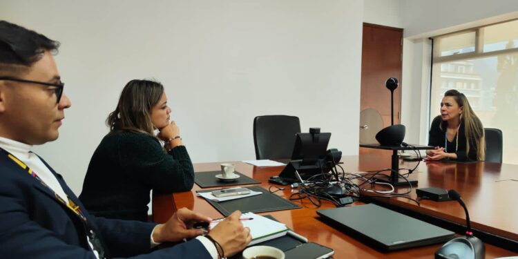 Fallas de la conectividad en Arauca, uno de los temas planteados a la Ministra de las TIC