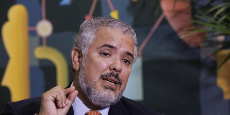 Expresidente Duque denuncia que en Colombia investigan a generales por solicitud de Maduro