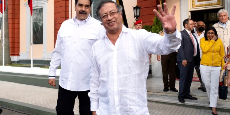 Gustavo Petro se reúne por cuarta vez con Nicolás Maduro desde que es presidente