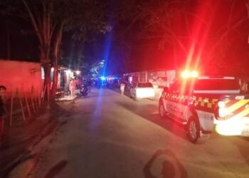 En los Güires: Grupo de personas atacó a policías para evitar captura de un sujeto