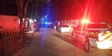 En los Güires: Grupo de personas atacó a policías para evitar captura de un sujeto