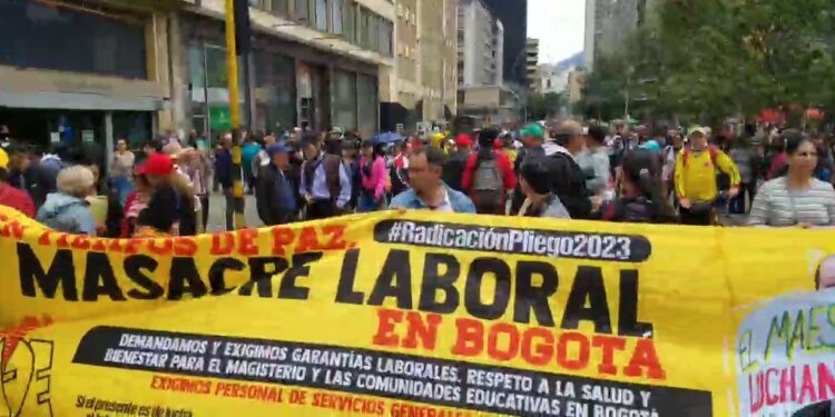 Maestros en paro de 48 horas en Bogotá