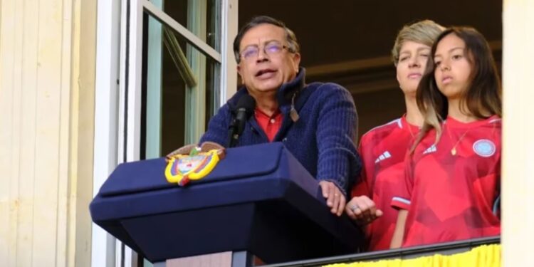 Petro convoca a nuevo ‘balconazo’ para el 1 de mayo