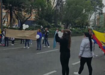 Protestan representantes de agencias de viajes y turismo por quiebras de aerolíneas
