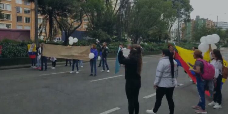 Protestan representantes de agencias de viajes y turismo por quiebras de aerolíneas
