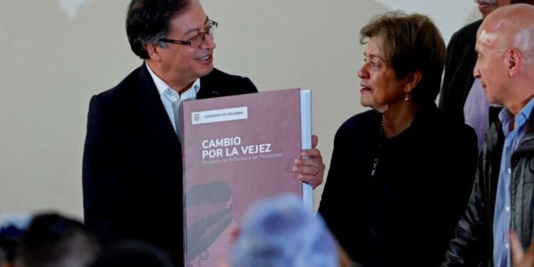 Radicada reforma pensional: lleva a la mayoría de afiliados a Colpensiones