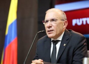 Presidente del Congreso hace angustioso llamado a coalición de Gobierno para salvar las reformas