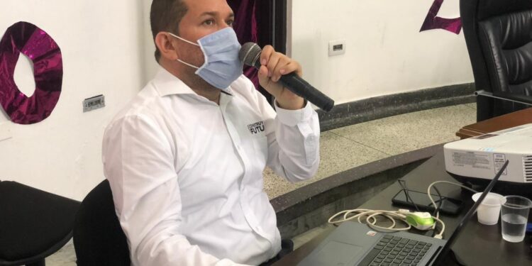 Por sobrecostos en el PAE, imputan fallo fiscal por más de $700 millones en contra del exsecretario de educación William Arévalo