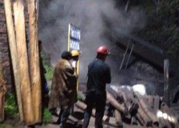 Mineros bajo tierra tras explosión en mina de carbón