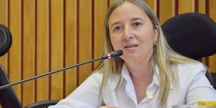 Una congresista Liberal desobedeció a Gaviria y avanzó la Reforma a la Salud