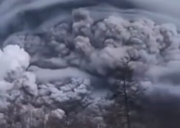 Erupción del volcán Shiveluch en Rusia