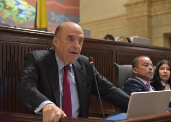 Canciller acudió a debate de moción de censura y defendió nombramientos