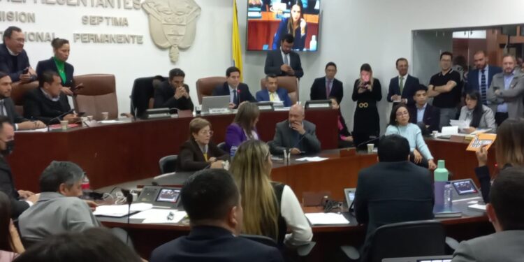 Aplazado primer debate de Reforma al Sistema de Salud